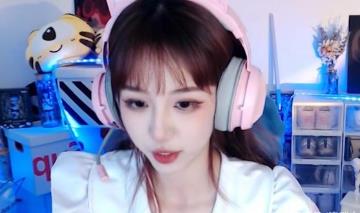 女孩子做玩游戏直播怎么样？做游戏陪玩赚钱么？